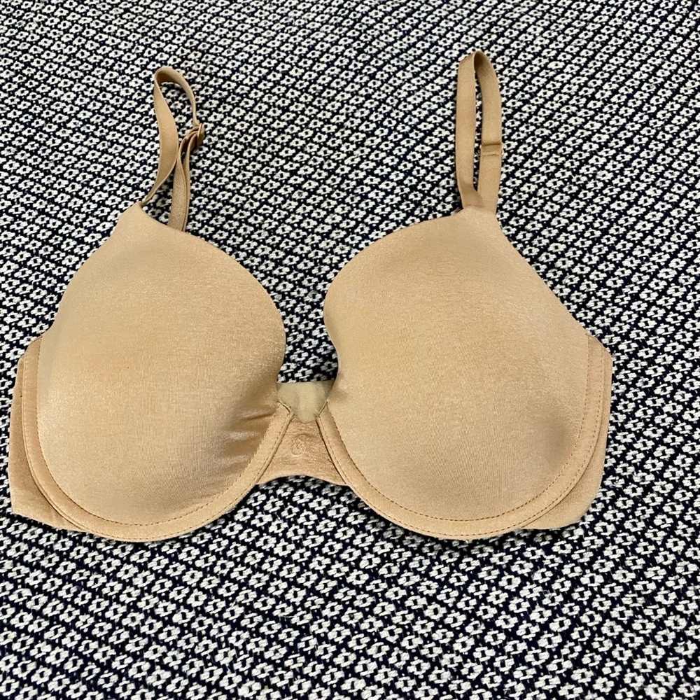 Victoria Secret 32DD bra